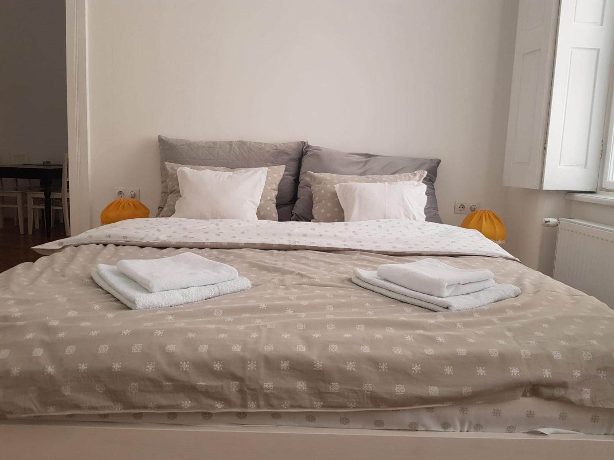 Liberte Apartments Oradea Quarto foto