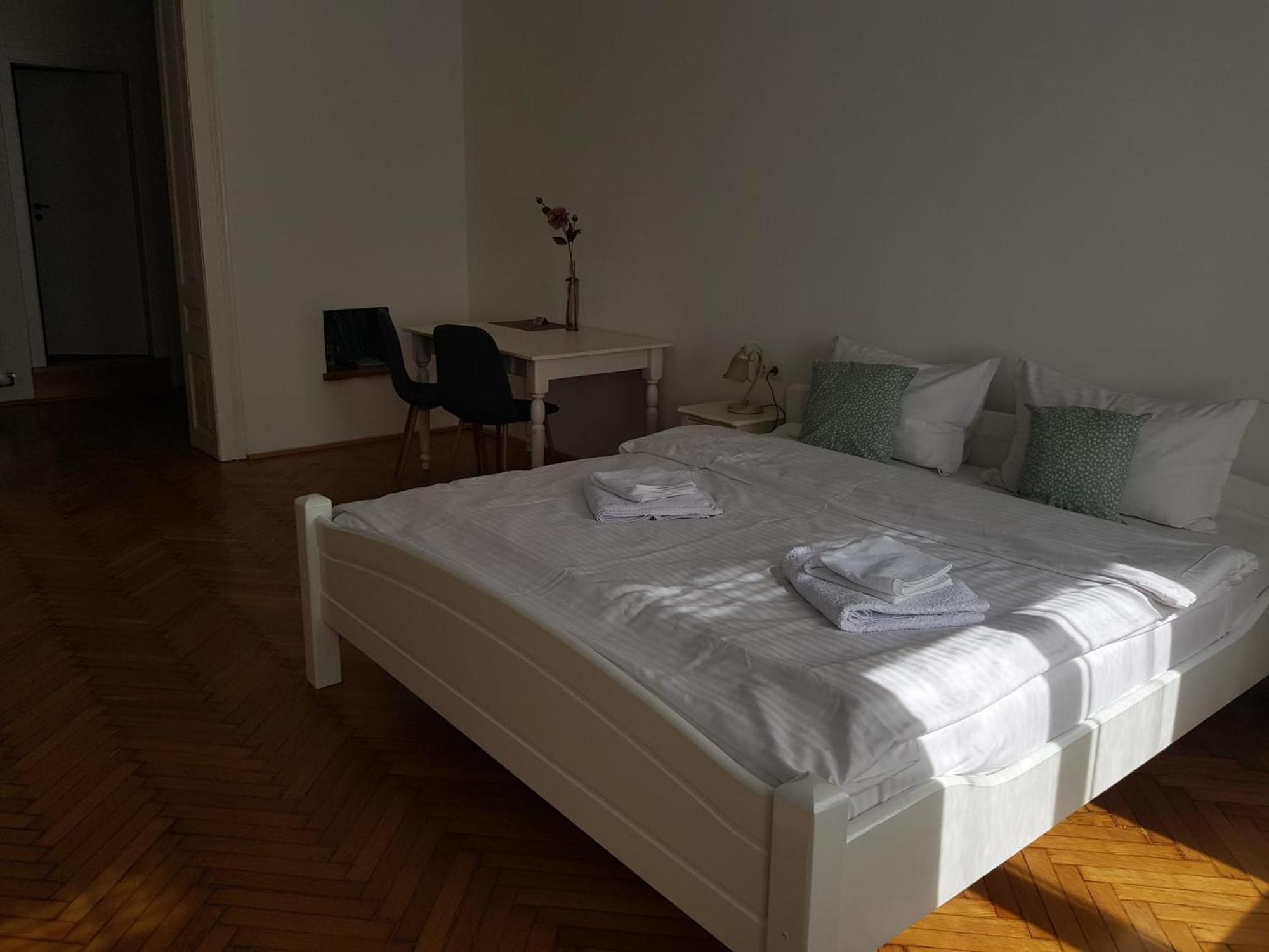 Liberte Apartments Oradea Quarto foto