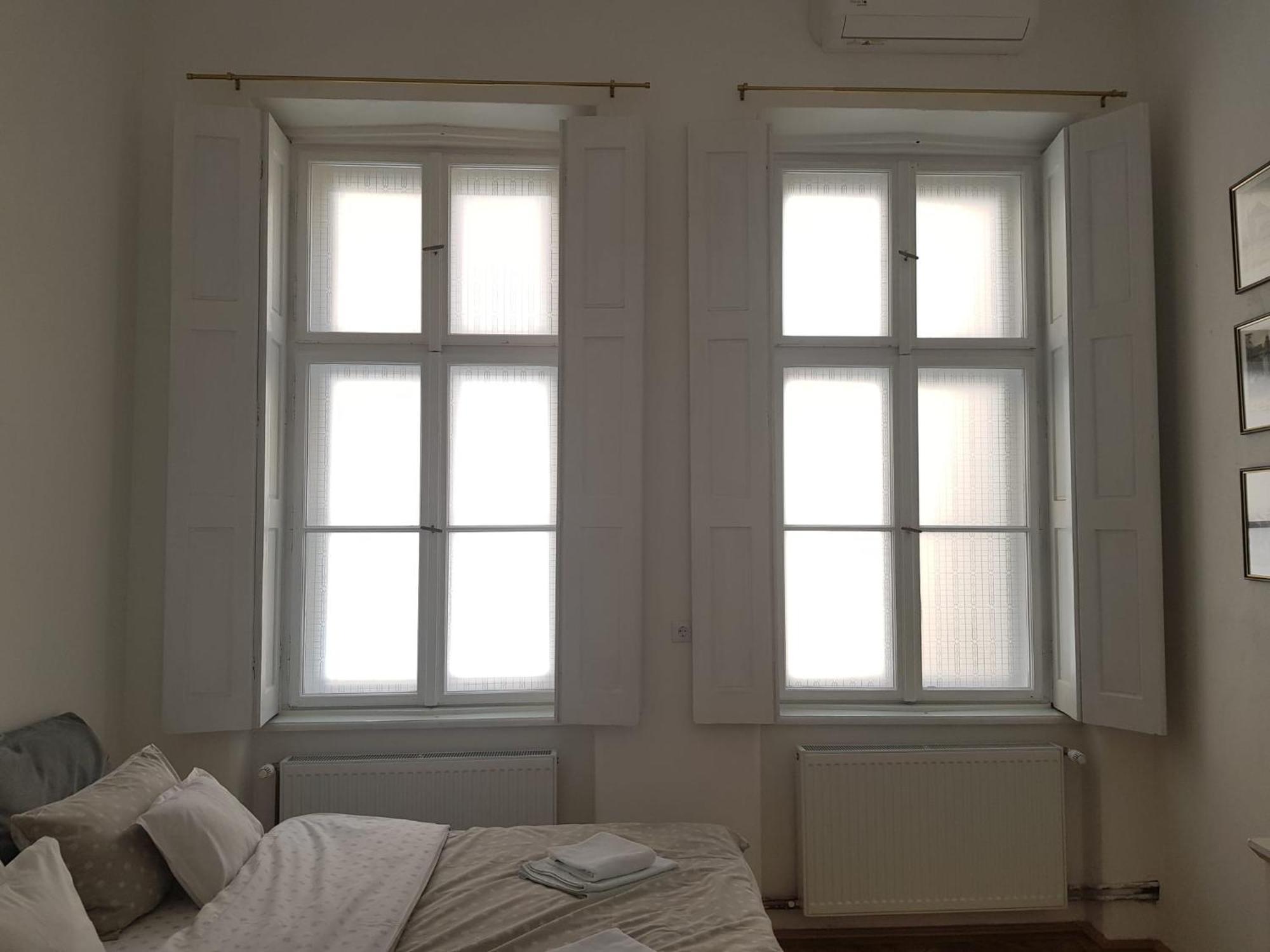 Liberte Apartments Oradea Quarto foto